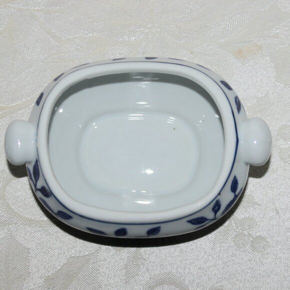 Vintage Blue & White Teapot with Sugar Bowl | Gryphonware - Picture 13 of 14